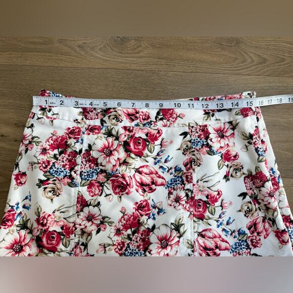 White House Black Market Pink Floral Size Zip Flared Skirt Size 10 - Picture 8 of 9
